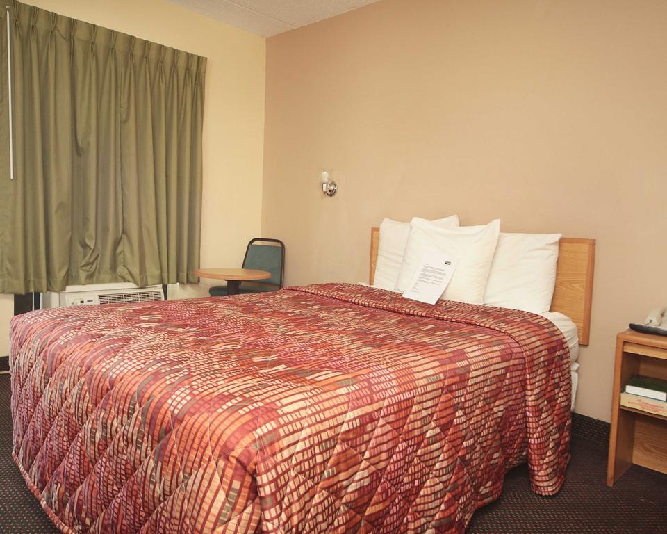 Rodeway Inn Charlotte Downtown Esterno foto